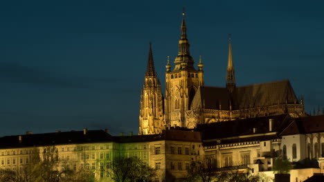 Timelapse-of-illuminated-Prague-Castle-at-night